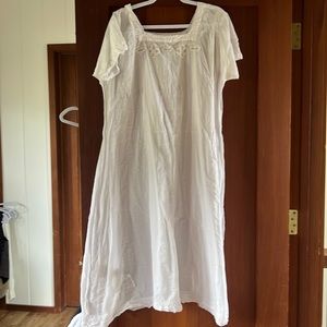 Magnolia pearl white dress